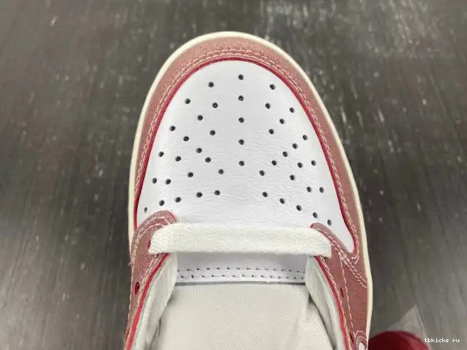 Reps TB BLACK' LOW ROOM 1 X JORDAN AIR 'RED OG TROPHY FN0432-017 0517